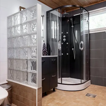 Santa's Snow Villa, Private Sauna By Lapland Host